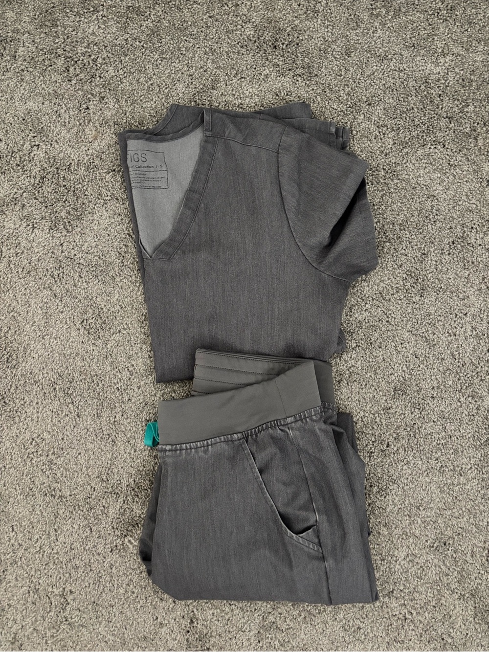 Figs Grey Scrub Set - Picture 2 of 5